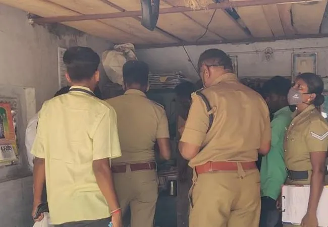 DMK , ADMK LEADERS HOMES RAID FLYIND SQUAD TEAM 